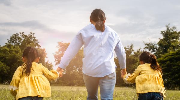 2 capcane ale „parentingului blând”, scoase la iveală de un psiholog al dezvoltării copiilor. Plus: expresia pe care părinții și bunicii ar trebui să o evite!