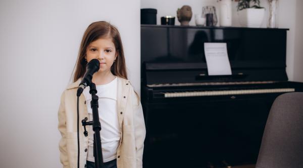 De la câți ani îl pot da pe copil la canto? Prof. Mirela Paraleu Cicu: „Am observat că aceasta este vârsta de la care poți începe să lucrezi” / VIDEO