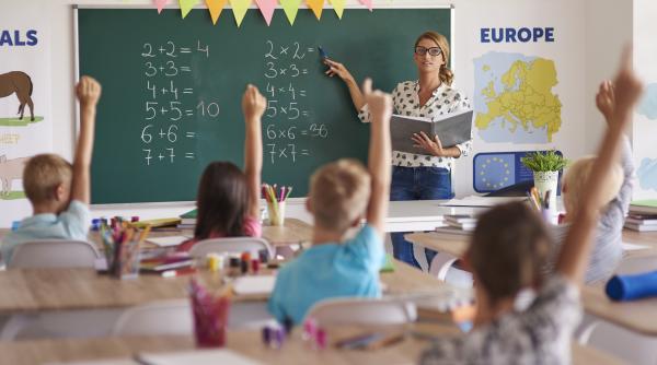 Aproximativ 70 % dintre elevi au primit cel puțin o bursă în anul școlar 2023-2024