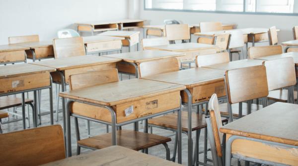 Planurile-cadru în învăţământul liceal, semnate! Reforma liceului românesc a început: Accent pe gramatică, istorie, geografie. Vor fi 8 competenţe-cheie 