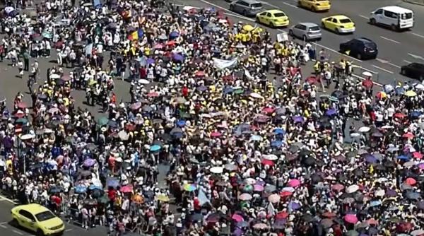 Școala va începe cu un protest masiv, cu 30.000 de cadre didactice! Profesorii anunță că ies în stradă pe 8 septembrie 