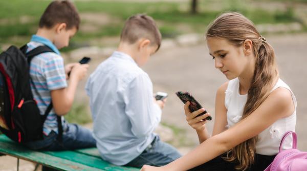 „Ajungem să fim, mi-e teamă să zic, dar ușor îndobitociți!” Avertismentul psihologului Ana Maria Zamfir despre demența digitală: „Vor fi niște decompensări în generațiile viitoare” / VIDEO