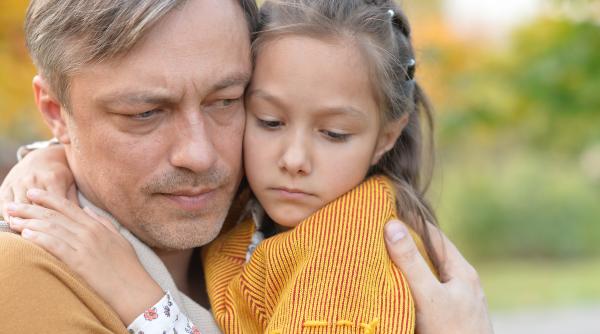 Comportamentele care pot afecta grav echilibrul emoțional al copiilor. Psihologii vorbesc despre cele mai dureroase răni emoționale provocate de părinți