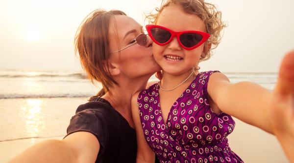 Specialiștii în educație susțin că părinții care aplică aceste principii cresc, fără efort, copii care nu au nevoie de țipete sau pedepse ca să se poarte frumos