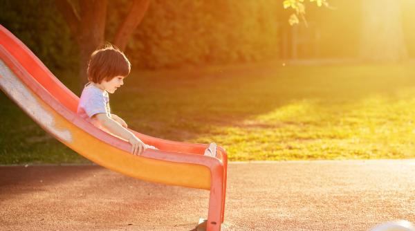 Părinții tăi te-au crescut deosebit de bine dacă faci aceste lucruri fără să te gândești. Experții au descoperit cele mai discrete semne