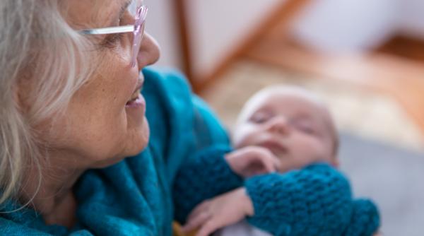 O mamă refuză să-și lase copilul cu bunica: „Vrea să o vadă doar când eu nu sunt acolo”