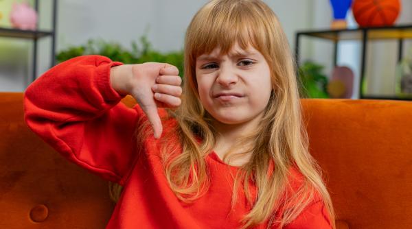 Refuz după refuz: Ce e de făcut când copilul tău spune constant „NU”? Sfaturile unui educator Montessori care îi ajută pe părinți zi de zi