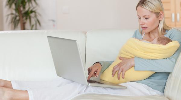 Din august, părinții pierd 10% din indemnizația de creștere a copilului. Statul introduce o nouă taxă: Cât mai rămâne efectiv din bani, după reținere