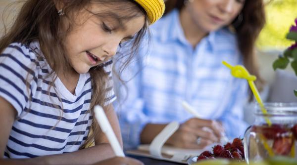 Vacanță cu profesori la pachet! Noul trend al părinților români care se tem de examenele ce urmează în noul an școlar. Vezi prețurile și ce spun specialiștii