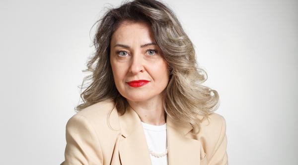 Prof. Claudia Chiru, despre scandalul cenzurii din Ministerul Educației: „Ce facem cu inteligența atunci când o avem? Educația NU are nevoie de lideri străluciți care falsifică”