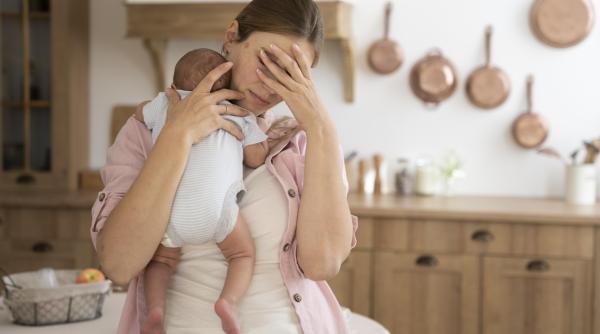 Trenduri în parenting care obosesc părinții