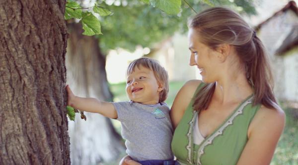 Mamă „sătulă” de părinții care evită să fie părinți de „teamă” să nu-și „traumatizeze” copiii. Specialiștii au o altă părere