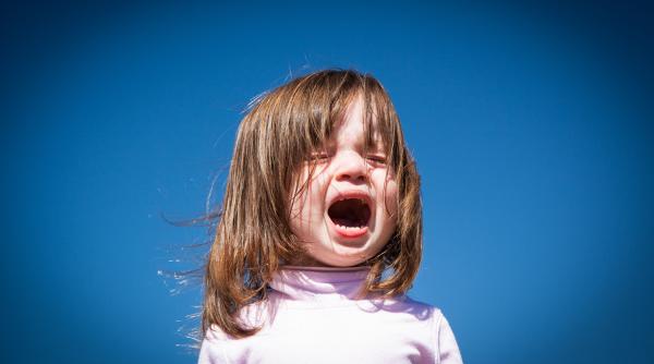 Cum să reacționezi în 5 secunde când copilul țipă. Psiholog: „Metoda care oprește criza pe loc”