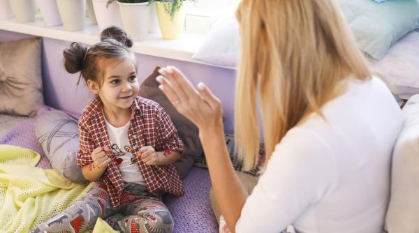 Trei minciuni frecvente pe care părinții ar trebui să evite să le spună copiilor