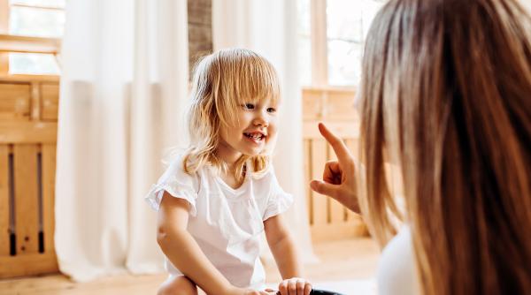 Etapa «de ce?» la copii este mai importantă decât crezi, spun specialiștii