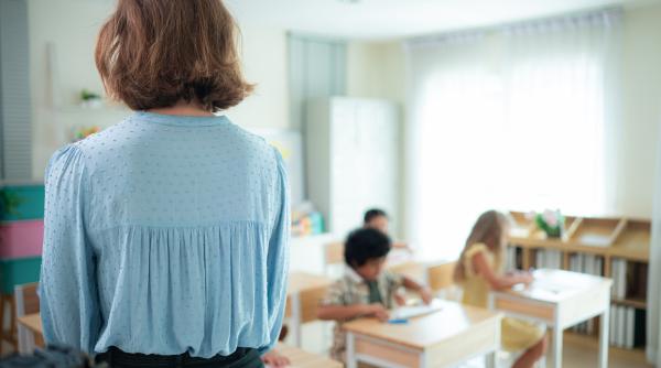 Normele didactice pentru 2025-2026, publicate în Monitorul Oficial: Ce schimbare importantă îi privește direct pe învățători și profesori