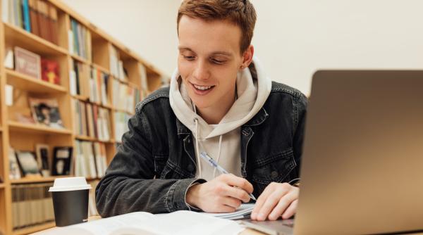 10 sfaturi de AUR pentru a învăța precum un student de la Harvard