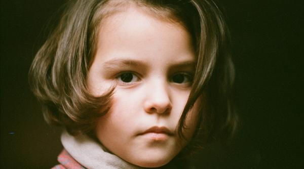 „Catalog” online cu sute de copii ucraineni: „Îi expune ca pe produse într-o piață a terorii!” Cum funcționează platforma rusească unde pot fi „comandați” după vârstă și trăsături fizice