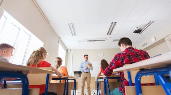 Bursele studenților: Cum a evoluat sistemul în ultimul deceniu și ce schimbări aduce 2024