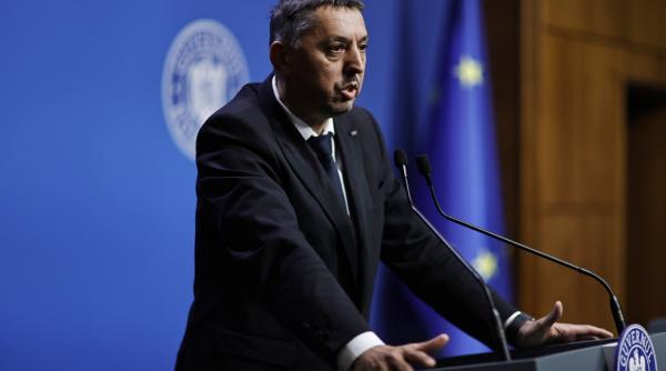 Ministrul Daniel David, față în față cu studenții: „Nimeni nu şi-a dorit aceste măsuri şi nu ar fi fost luate în această formă în condiţii de normalitate”