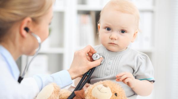 „Cifra magică este trei!” Avertismentul dr. Mihai Craiu despre bronșiolita acută, una dintre cele mai greșit diagnosticate boli la copii