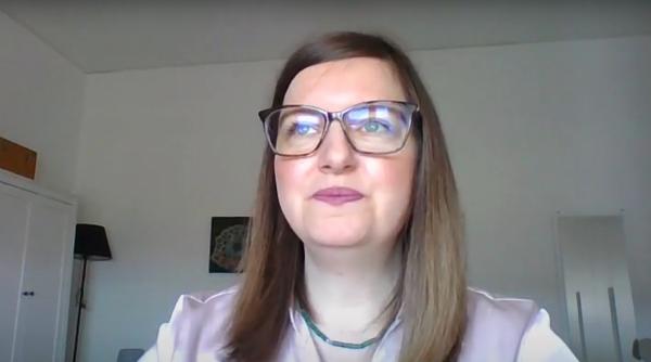 De la traume și bullying, la succes: Povestea integrării scriitoarei Andrea Paula Danilescu în Italia / VIDEO