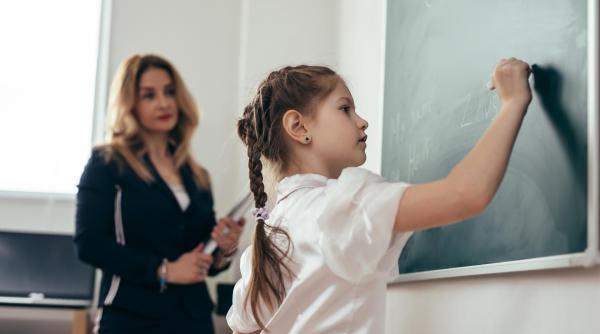 Calendar școlar 2025–2026: când încep cursurile, vacanțele și examenele pentru elevi