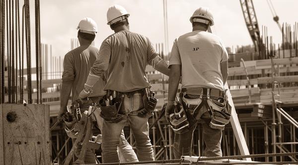 Românii din diaspora, cel mai mare „investitor străin” din țară. Câți bani au intrat în România în ultimul an