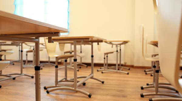  „Măsura de boicotare a începutului de an școlar e superficială. Singura soluție e greva generală!” Sindicalist și profesor de istorie: „Dacă sindicatele rămân la gesturi simbolice, mă retrag”