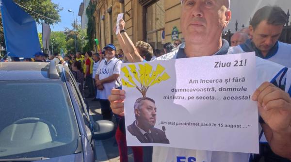 Sindicaliştii din Educaţie au protestat pentru a 21-a zi în faţa Ministerului Educaţiei: „Mesajul nostru rămâne neschimbat: Abrogarea Legii 141/2025”
