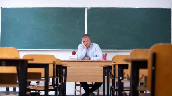 „Uite postul, nu e postul!” Coșmarul profesorilor, după titularizare: „Directoarea se uita ca la «poarta 9»: «nu te voi călcă în picioare eu, ci părinții». Dacă chiar așa e în învățământ...”