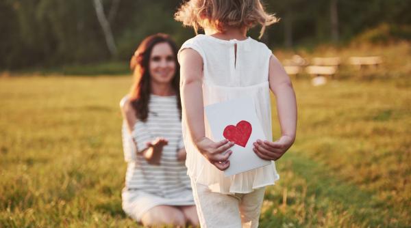 Gesturi esențiale care arată iubirea profundă a unui părinte față de copilul său