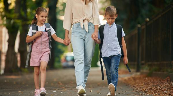 Ministrul Educației îndeamnă părinții să își ducă luni copiii la școală: „Indiferent de discuții, este în esența profesiei de dascăl să primești elevul în clasă”