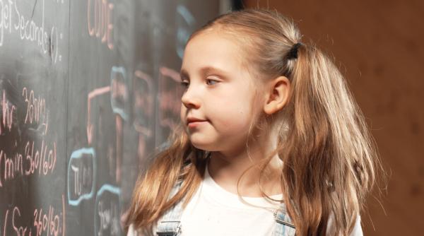 Abilitățile pe care profesorii se așteaptă să le vadă la elevi încă din prima zi de școală