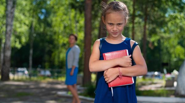 Metode testate prin care să îți încurajezi copilul să vorbească despre ziua de la școală, conform psihologilor: „Întrebarea «ce ai făcut azi?» nu funcționează!”