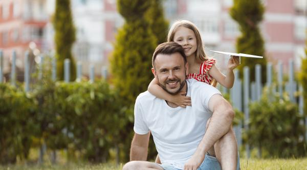 Tații de fete trăiesc mai mult: ce spun studiile