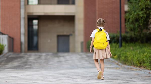 „A merge la școală fără să iei micul dejun e ca și cum ai pleca de acasă cu mașina pe roșu”, avertizează un medic pediatru: „Poate pune în pericol performanța copilului!”