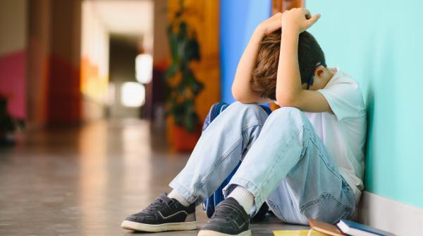 Măsura pentru elevii care răspund nepoliticos profesorilor sau au un comportament agresiv stârnește nemulțumiri. Director: „Nu e corectă pentru copii!”