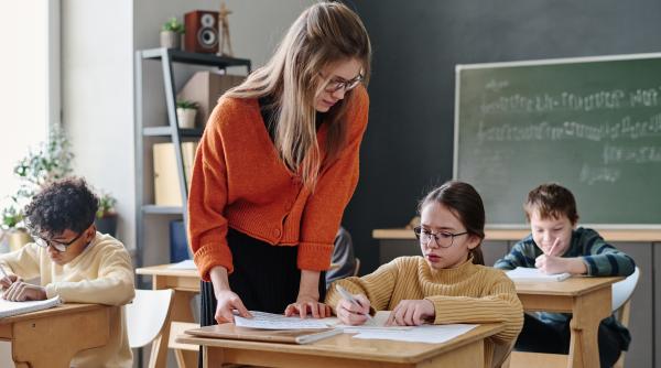 5 lucruri pe care părinții implicați în educația copiilor ar trebui să le știe despre profesorii lor, potrivit unui cadru didactic