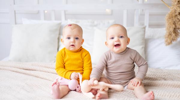 Când sunt concepuți cei mai mulți bebeluși: studiile arată perioada surprinzătoare a anului