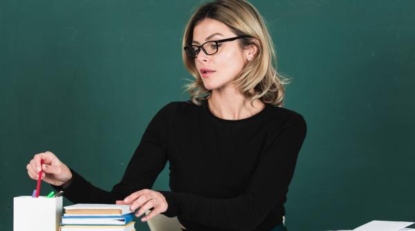 Cum își echivalează profesorii titlul de doctor cu gradul didactic I