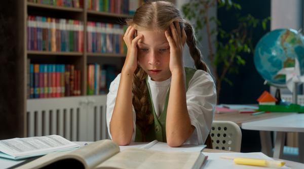 Dislexia la copii. Dr. Ioana Georgescu spune semnele pe care trebuie să le observi și cum funcționează, de fapt, creierul elevilor: „Părinții dau vina pe învățători” / VIDEO