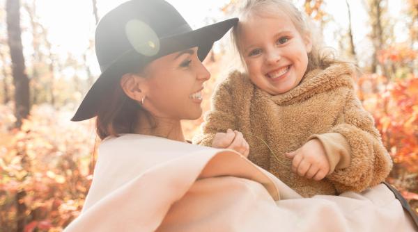 Aceste obiceiuri ale părinților cresc copii respectuoși, chiar dacă nu își dau seama, contrar „gurilor rele” care spun că „astăzi copiii nu mai au bun-simț”