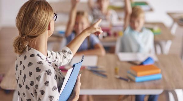 Provocare uriașă pentru copiii români în școlile din diaspora: „Au fost despărțiți, ca să nu vorbească limba română în clasă”