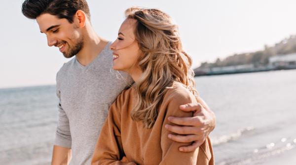 Două obiceiuri simple care îți pot transforma relația de cuplu