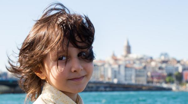 Nume de băieți în vogă în 2026: ce preferă părinții