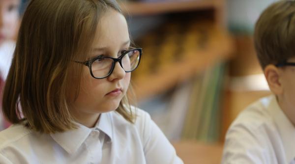 Profesori de matematică: Cele 4 greșeli de bază pe care copiii le aduc din clasele primare și care le blochează progresul mai târziu