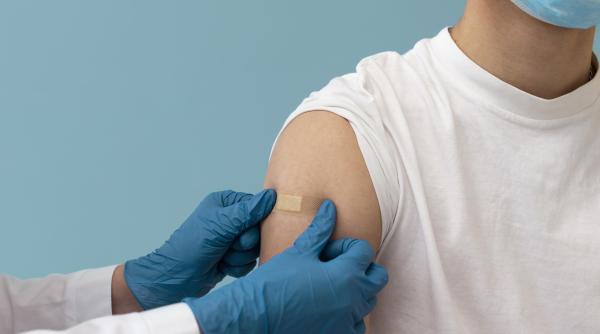 Ministerul Sănătății: cine beneficiază de vaccin antigripal 100% gratuit