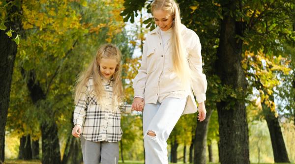 Părinții care fac aceste 3 lucruri cresc copii care vin mereu la ei cu orice problemă