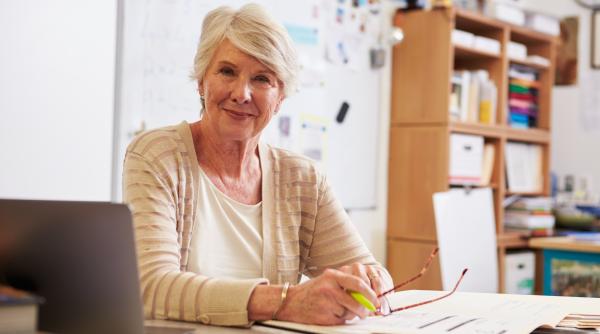 Ce ar schimba profesorii dacă ar putea. Trei lucruri care le-ar face ziua de muncă mai fericită